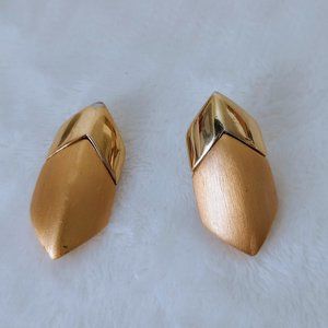 Napier goldtone earrings some matted finish excellent condition